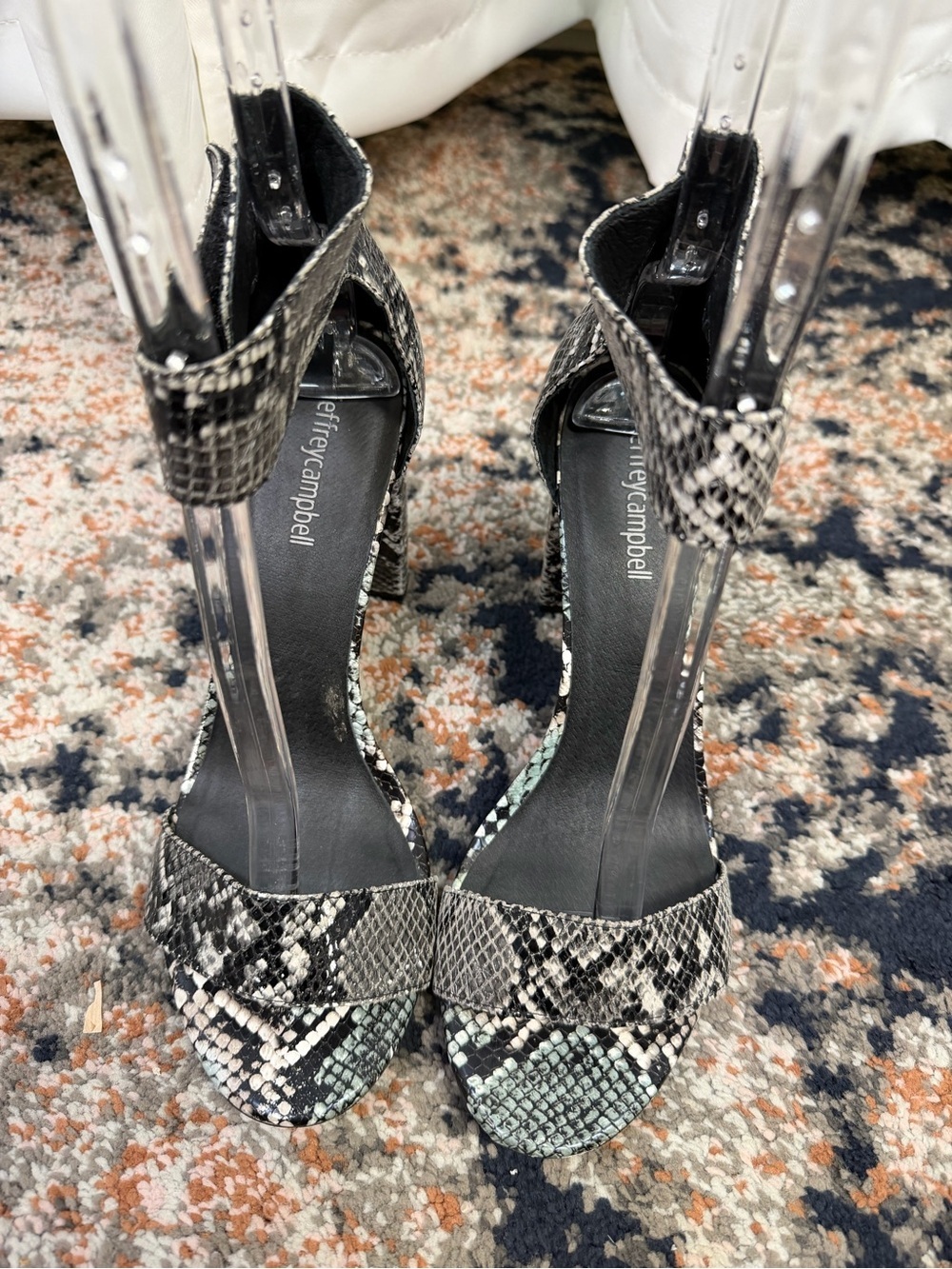 Jeffrey Campbell Green / Gray Snake Print ‘Lindsay’ Block Heel Sandals Size 8.5 - Picture 4 of 13